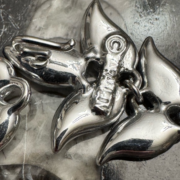 Sarah Coventry Silver pierced Leaf floral Earrings - Picture 4 of 4